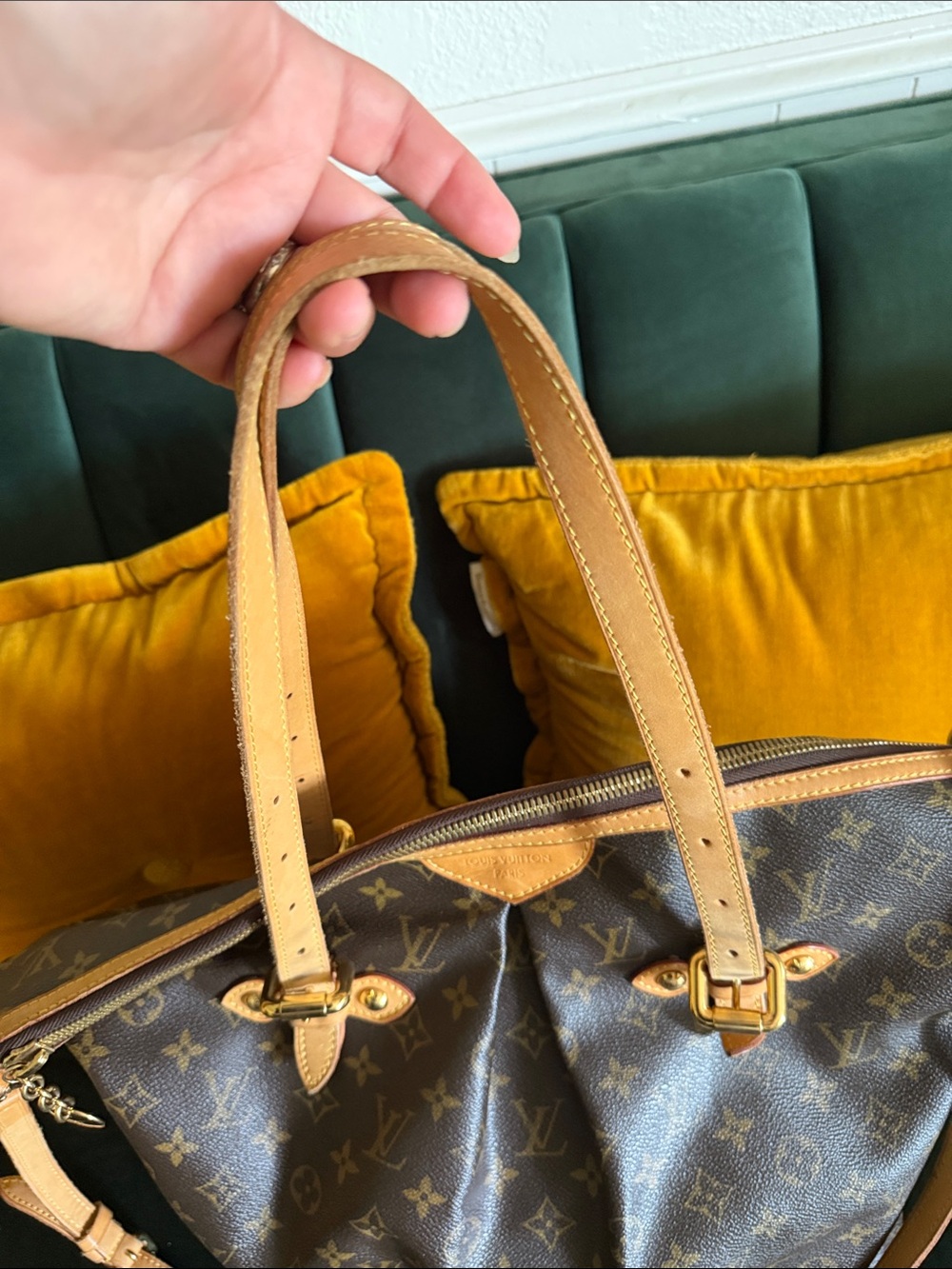 Authentic Louis Vuitton GM - Picture 3 of 9